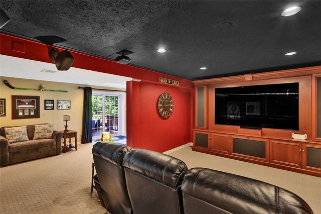 312 Valerie Dr, Cranberry Twp, PA 16066
