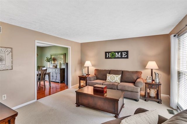 312 Valerie Dr, Cranberry Twp, PA 16066