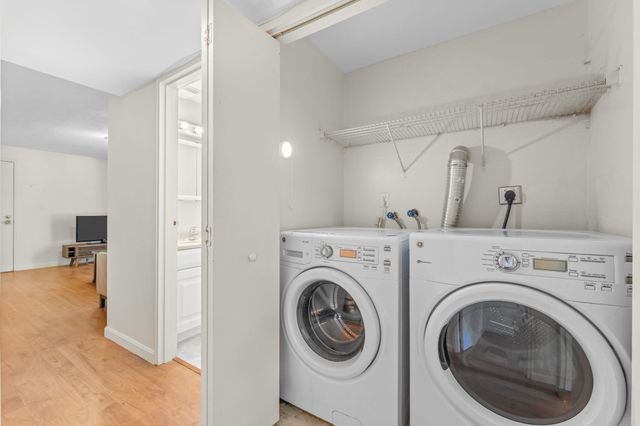 8 Post Oak Ln 20, Natick, MA 01760