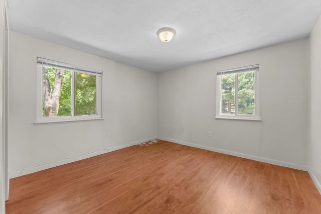 8 Post Oak Ln 20, Natick, MA 01760