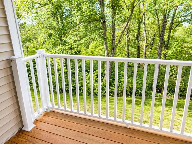 8 Post Oak Ln 20, Natick, MA 01760
