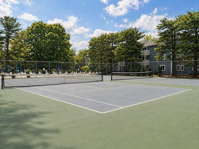 8 Post Oak Ln 20, Natick, MA 01760
