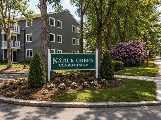 8 Post Oak Ln 20, Natick, MA 01760