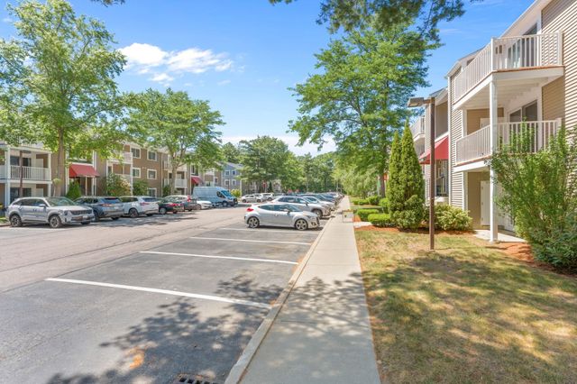 8 Post Oak Ln 20, Natick, MA 01760