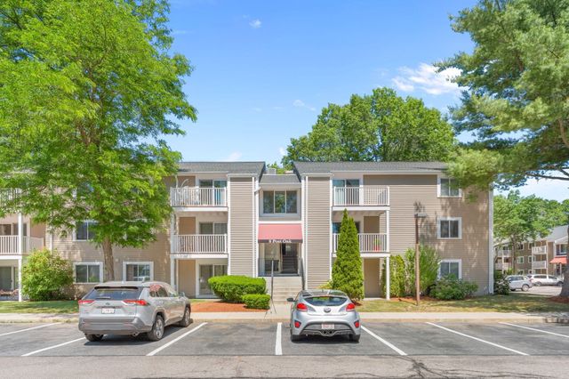 8 Post Oak Ln 20, Natick, MA 01760