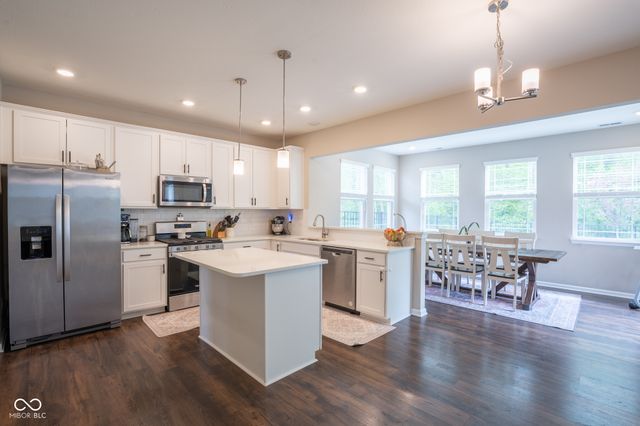 6671 Dunkirk Drive, Mccordsville, IN 46055