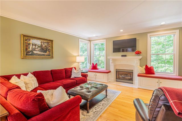 17 Royale Drive, Perinton, NY 14450
