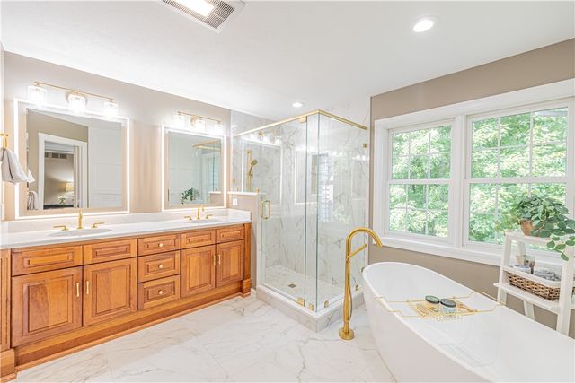 17 Royale Drive, Perinton, NY 14450