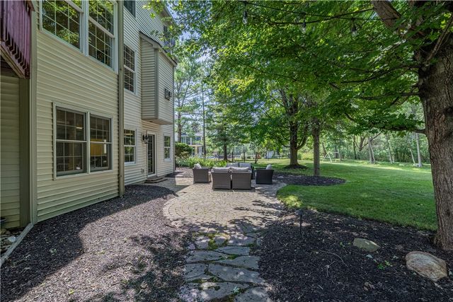 17 Royale Drive, Perinton, NY 14450