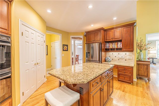 17 Royale Drive, Perinton, NY 14450