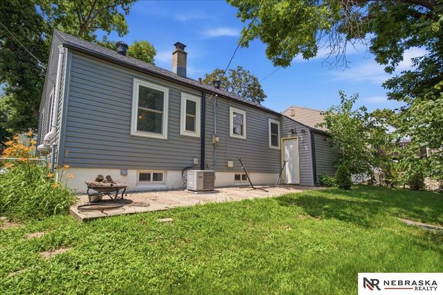 1323 S 51 Avenue, Omaha, NE 68106