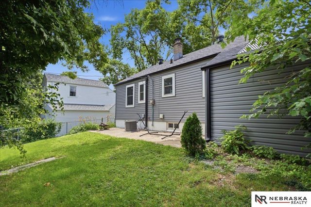 1323 S 51 Avenue, Omaha, NE 68106