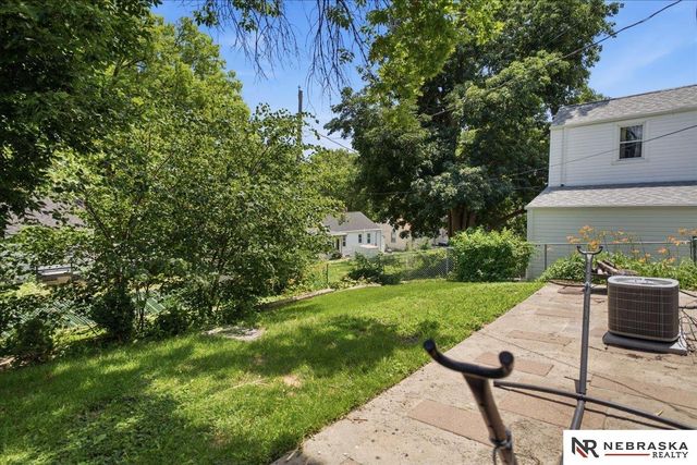 1323 S 51 Avenue, Omaha, NE 68106