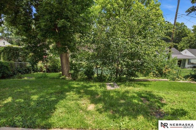 1323 S 51 Avenue, Omaha, NE 68106