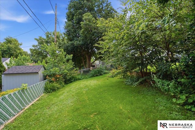 1323 S 51 Avenue, Omaha, NE 68106