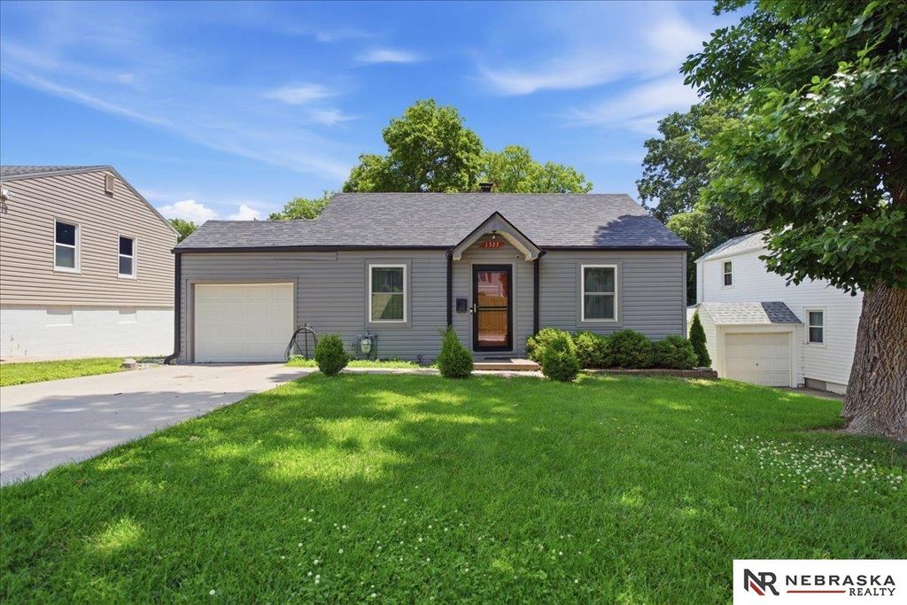 1323 S 51 Avenue, Omaha, NE 68106