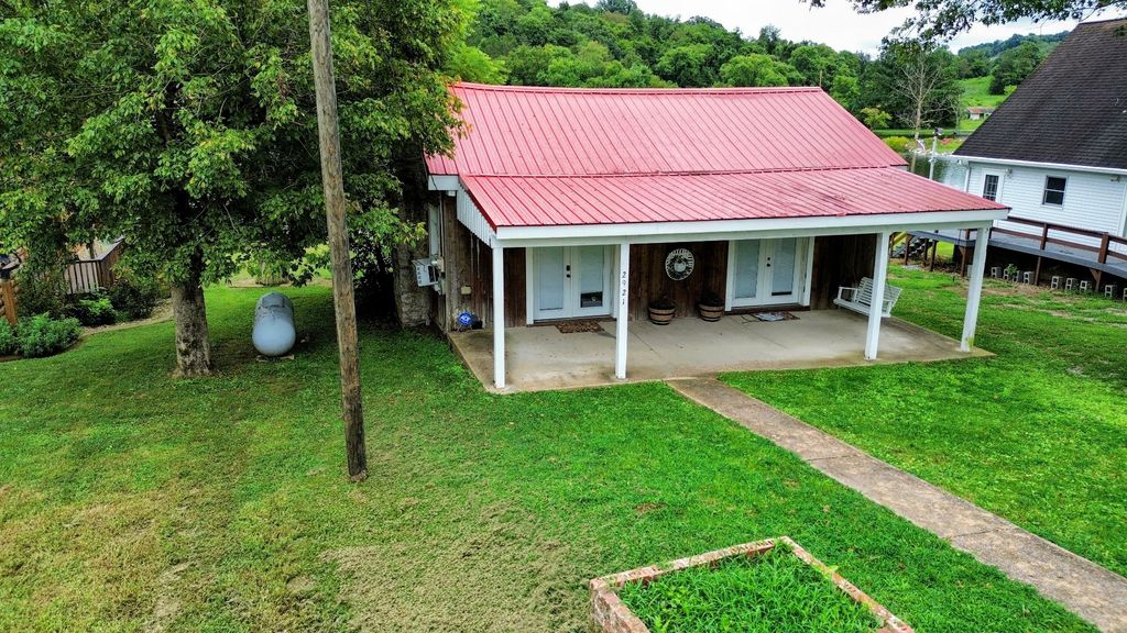 2921 Clear Creek Rd, Pulaski, TN 38478