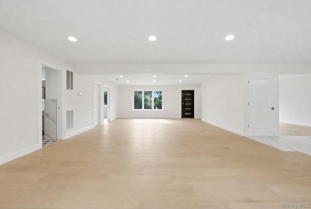 136 Udall Road, West Islip, NY 11795