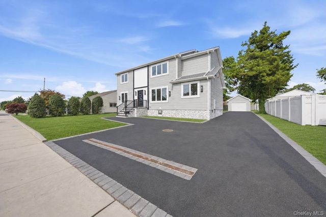 136 Udall Road, West Islip, NY 11795