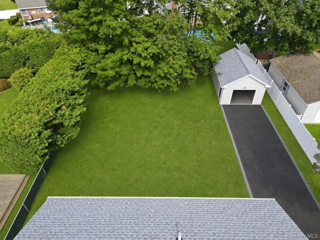 136 Udall Road, West Islip, NY 11795