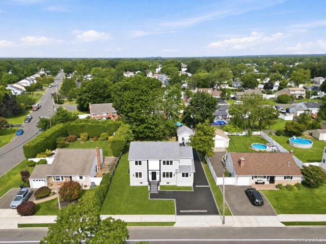 136 Udall Road, West Islip, NY 11795