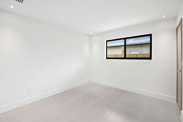 2370 NE 195th Street, Miami, FL 33180