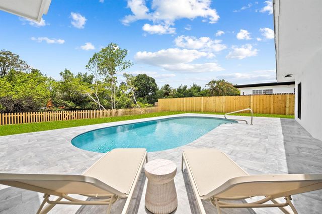 2370 NE 195th Street, Miami, FL 33180