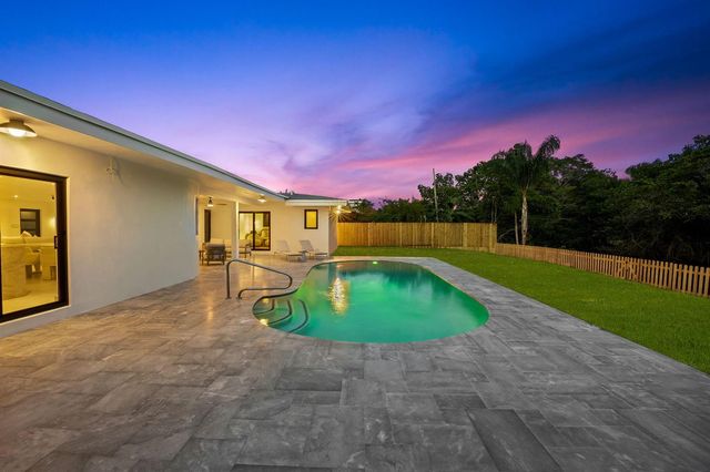 2370 NE 195th Street, Miami, FL 33180