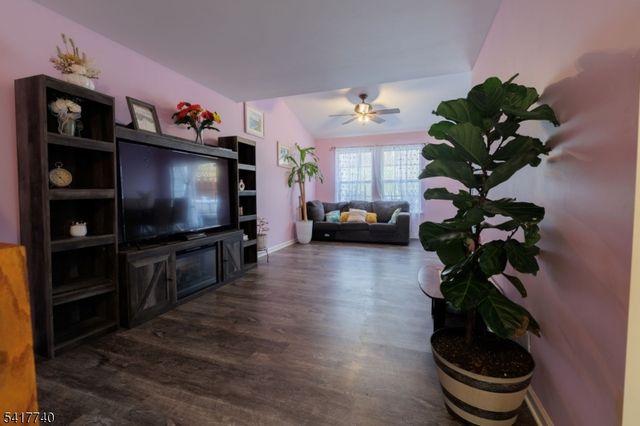 220 Canal Way, Hackettstown Town, NJ 07840