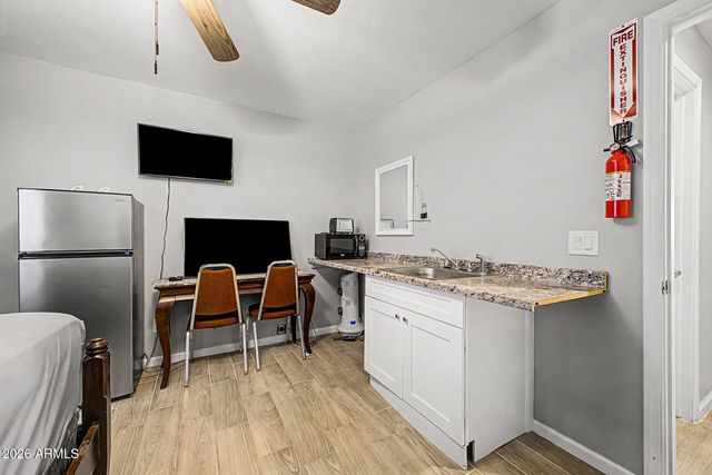 1939 E ENCINAS Lane, Phoenix, AZ 85040