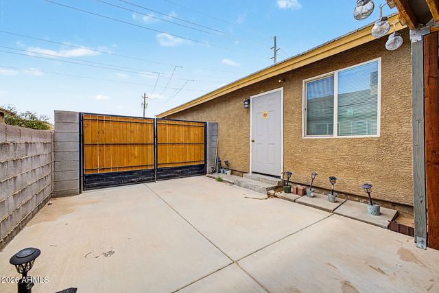 1939 E ENCINAS Lane, Phoenix, AZ 85040