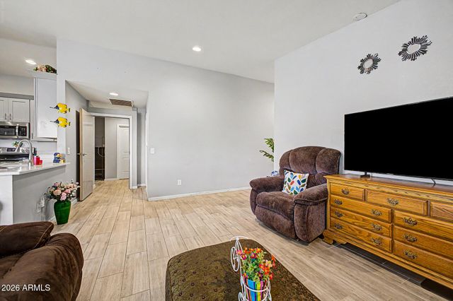 1939 E ENCINAS Lane, Phoenix, AZ 85040