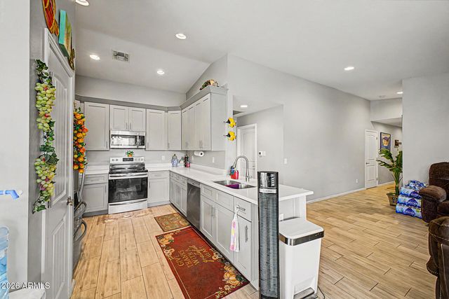 1939 E ENCINAS Lane, Phoenix, AZ 85040