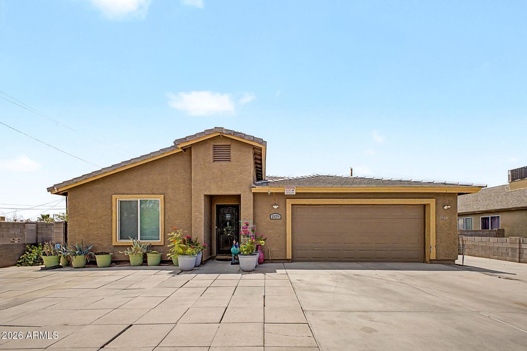 1939 E ENCINAS Lane, Phoenix, AZ 85040