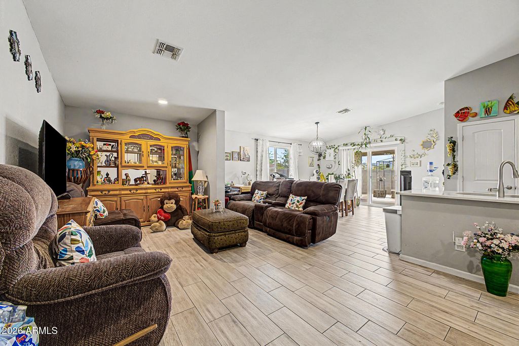 1939 E ENCINAS Lane, Phoenix, AZ 85040 — photo 4