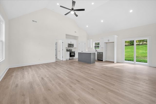 441 Sherwood Dr, Mcminnville, TN 37110