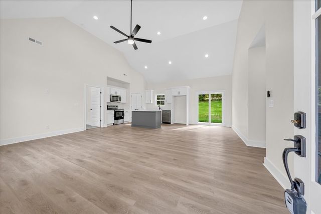 441 Sherwood Dr, Mcminnville, TN 37110