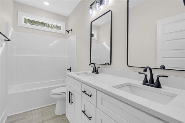 441 Sherwood Dr, Mcminnville, TN 37110