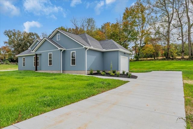 441 Sherwood Dr, Mcminnville, TN 37110