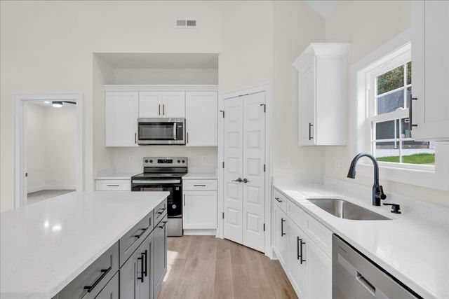 441 Sherwood Dr, Mcminnville, TN 37110