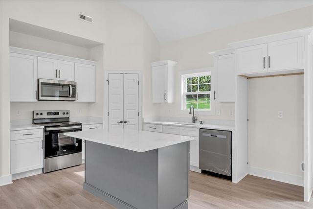 441 Sherwood Dr, Mcminnville, TN 37110