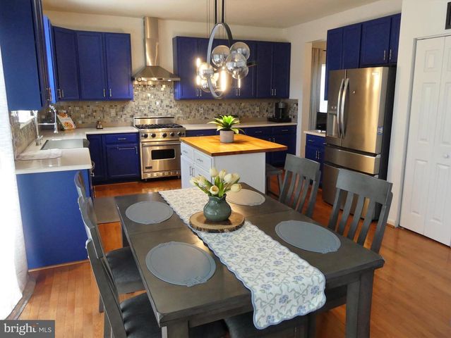 2137 LARKSPUR CT, Pennsburg, PA 18073