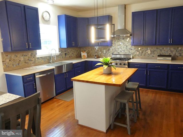 2137 LARKSPUR CT, Pennsburg, PA 18073