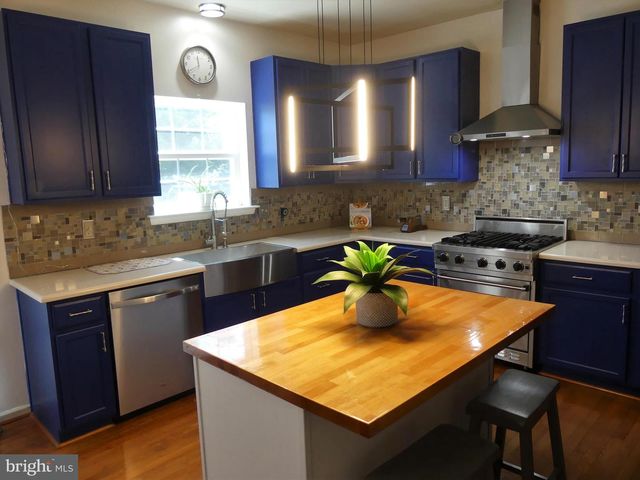 2137 LARKSPUR CT, Pennsburg, PA 18073