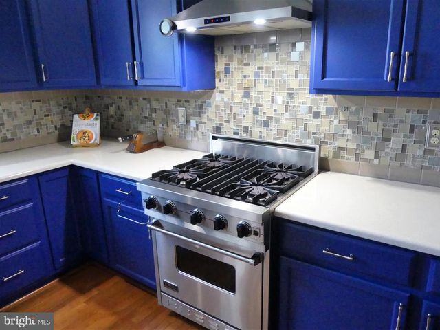 2137 LARKSPUR CT, Pennsburg, PA 18073