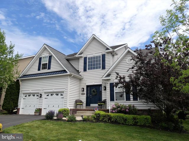 2137 LARKSPUR CT, Pennsburg, PA 18073