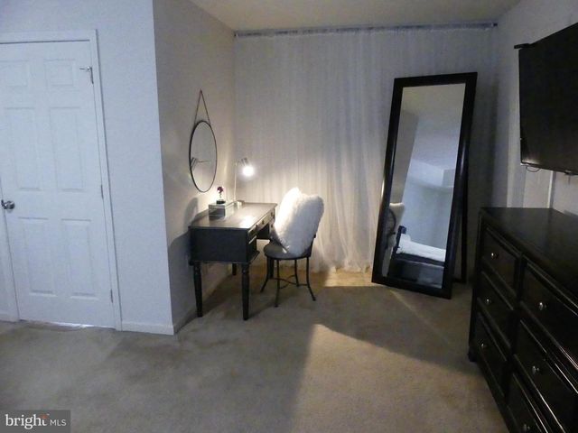 2137 LARKSPUR CT, Pennsburg, PA 18073