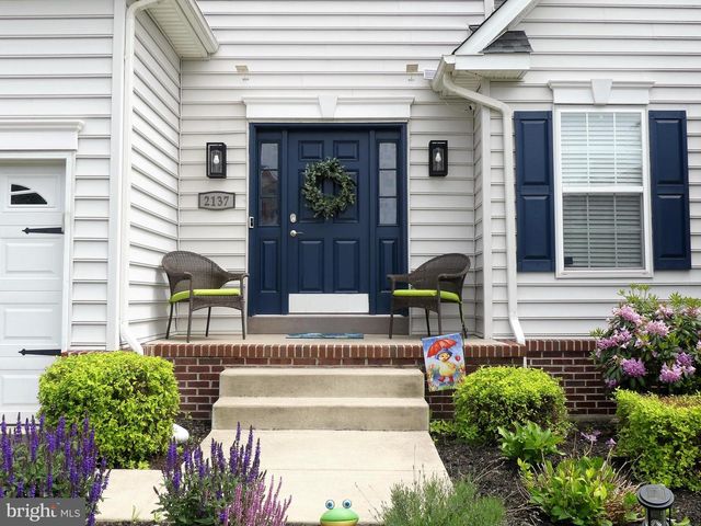 2137 LARKSPUR CT, Pennsburg, PA 18073