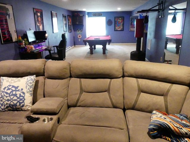 2137 LARKSPUR CT, Pennsburg, PA 18073