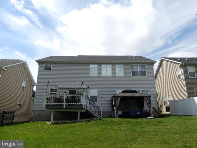 2137 LARKSPUR CT, Pennsburg, PA 18073